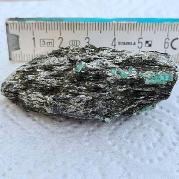 Seltene klare Smaragd X auf Matrix Stufe  aus Habachtal, Österreich